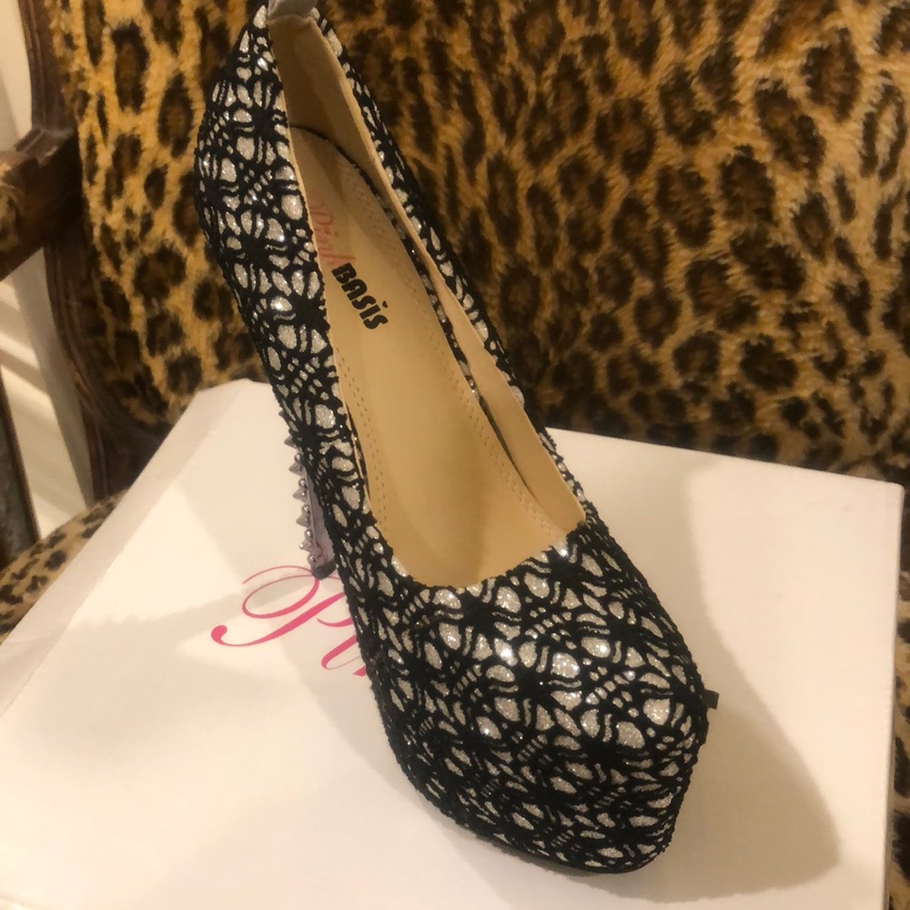 Beautiful platform heels - Picture 3 of 5